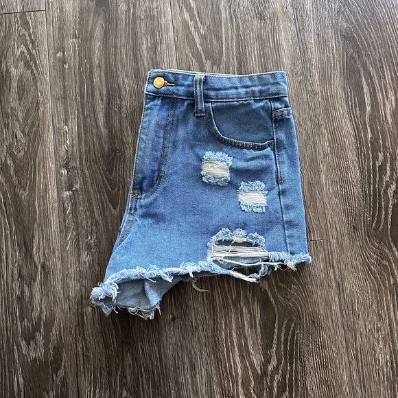 SHEIN Shorts - Picture 3 of 4